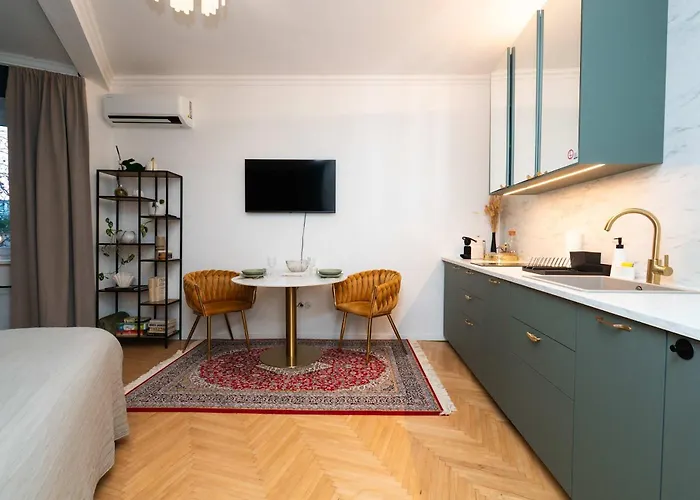 Emerald Boutique & Comfort *