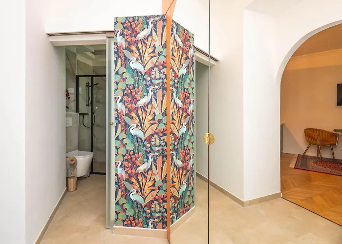 Emerald Boutique & Comfort